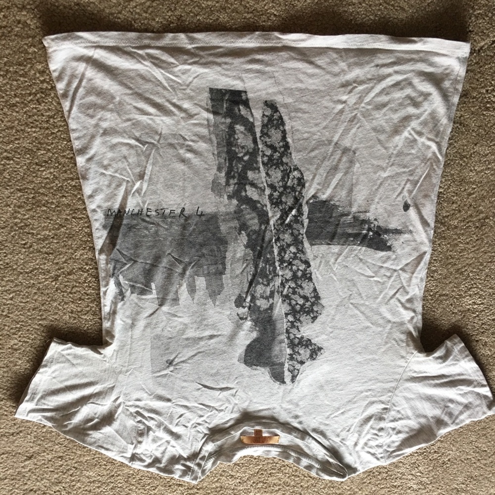 Light grey shirt sleeve T-shirt